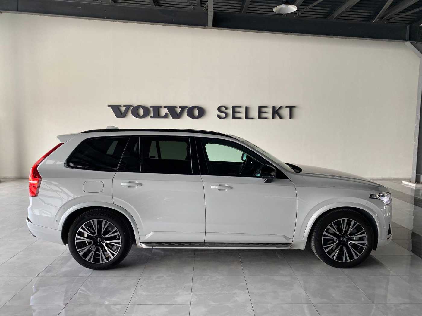 Volvo  Recharge, T8 AWD, Plus, Dark